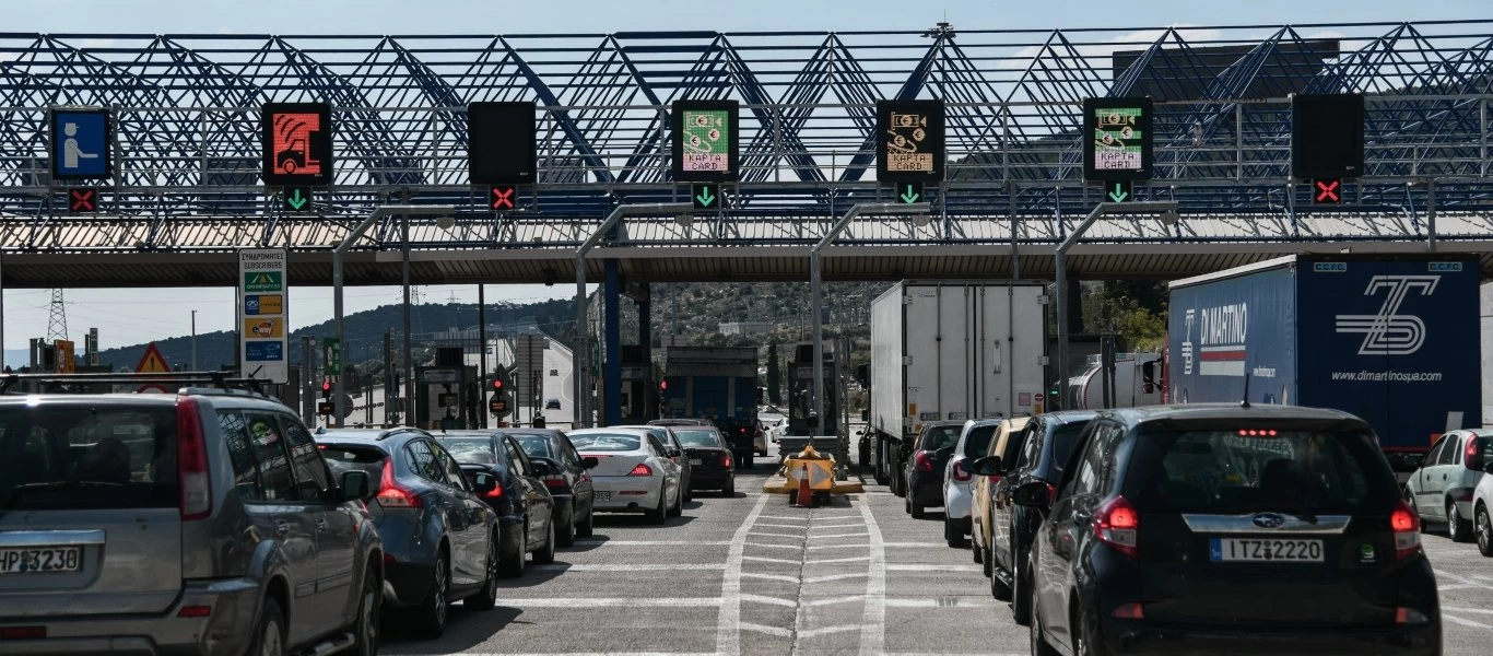 Όπου φύγει φύγει οι Αθηναίοι - Περισσότερα από 65.000 οχήματα πέρασαν τα διόδια